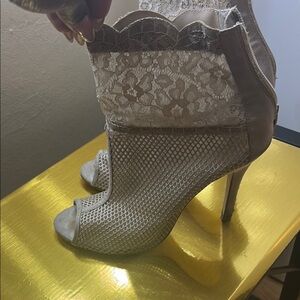 Elegant Lace Peep-Toe Heels